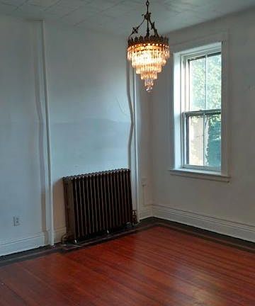 5th image of 122 1st St APT 2