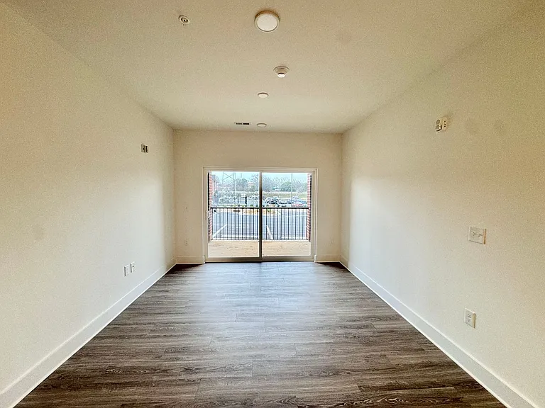 175 Black St W #107 — Photo 22