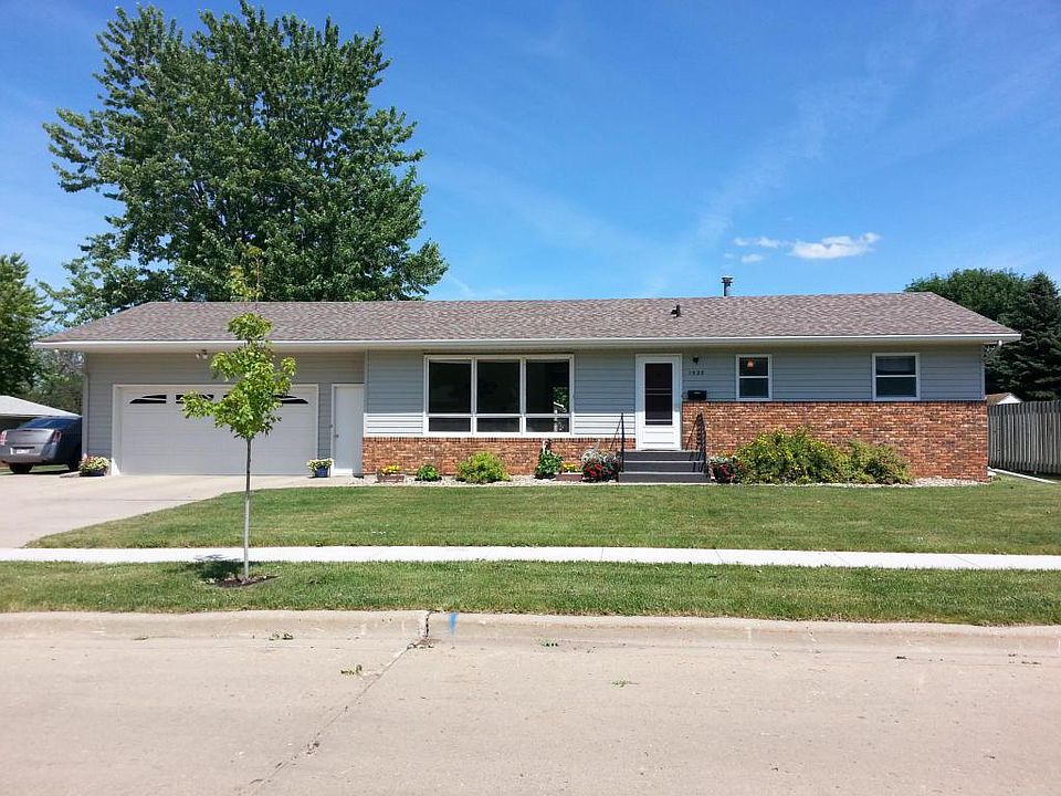 1st image of 1528 Lawnridge Ave SE