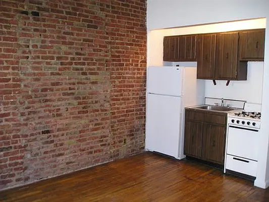 Rented by Eric Goodman Realty Corp | media 9