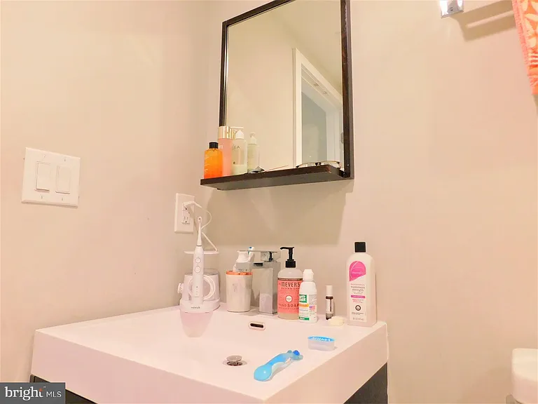 922 N 17th St #26-F — Photo 25