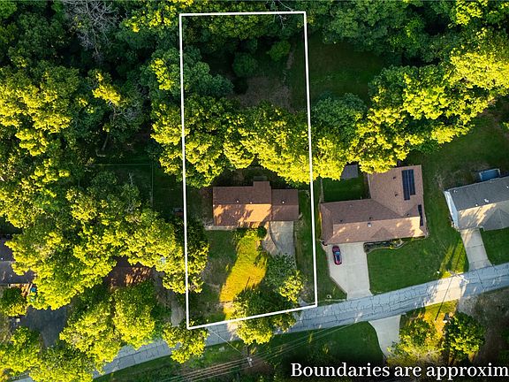 4th image of 9384 Grimes Dr
