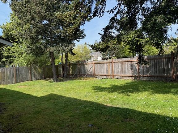 5th image of 6012 Parkside Dr #B