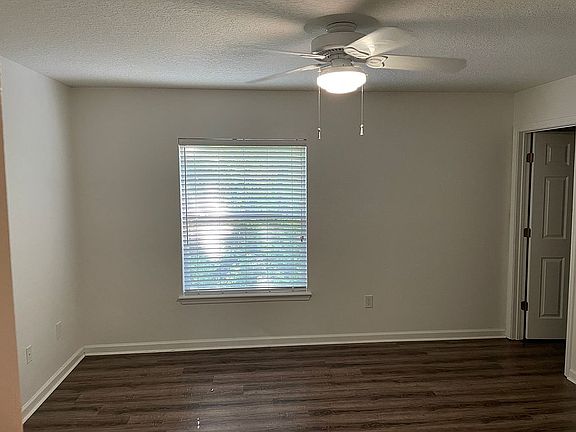 4th image of 802 S Black Cherry Dr