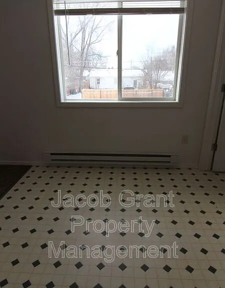 375 Golden St #3 — Photo 15