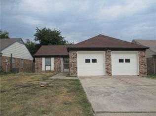 521 Nightshade Dr, Arlington, TX 76018