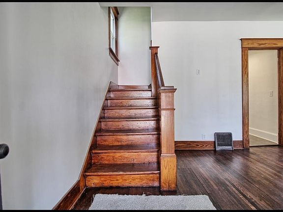3rd image of 2615 Lucille Ave