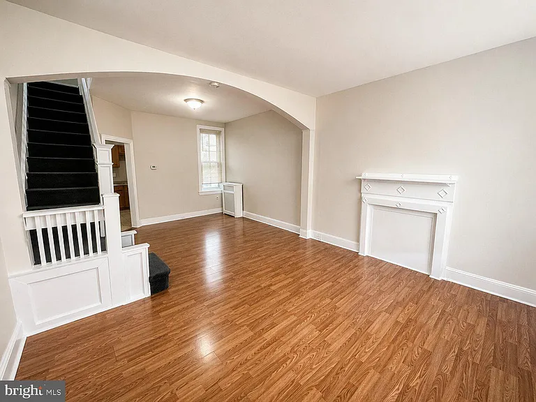 2309 W Firth St — Photo 2