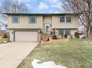 10 Washburn Rd, Deerfield, WI 53531