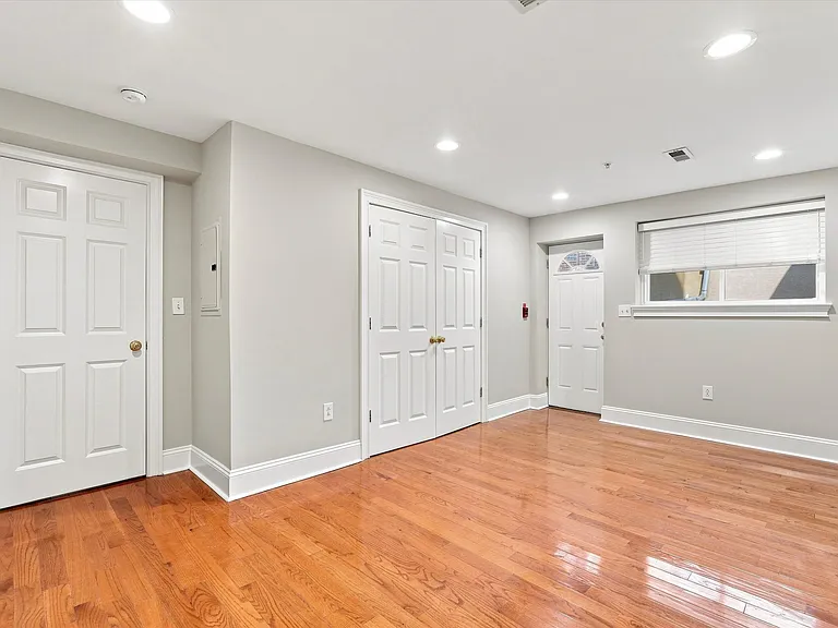 1014 Clinton St #1STREAR — Photo 9