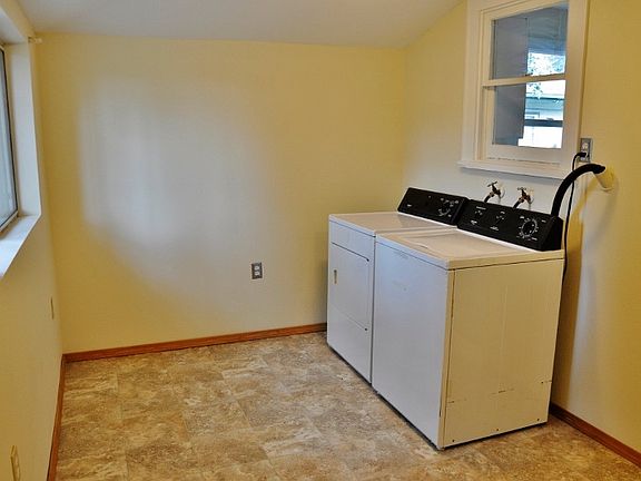 4th image of 4110 108th St SW