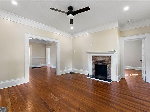 3rd image of 309 West Ave