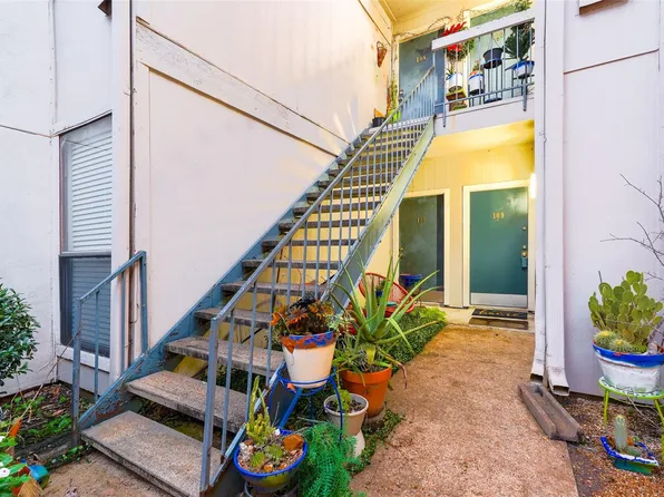 7900 N Stadium Dr, Houston, TX