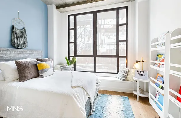 Sold by MNS | media 49