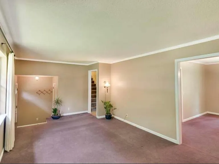 7111 Middle Valley Rd — Photo 5