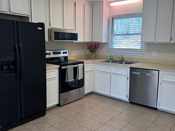 Spacious kitchen with updated appliance