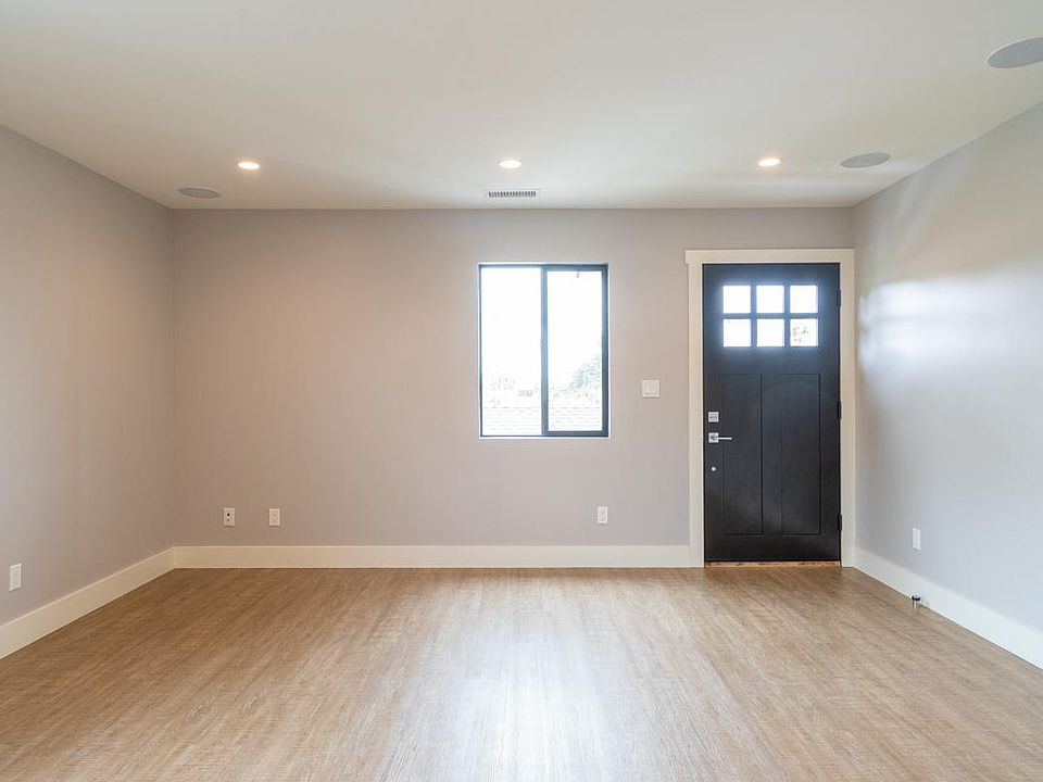 1st image of 581 E Hillsdale St #B