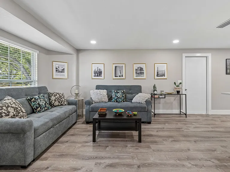 4906 W Cleveland St — Photo 15