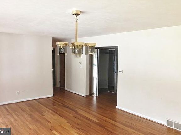 4th image of 2863 Bryant St