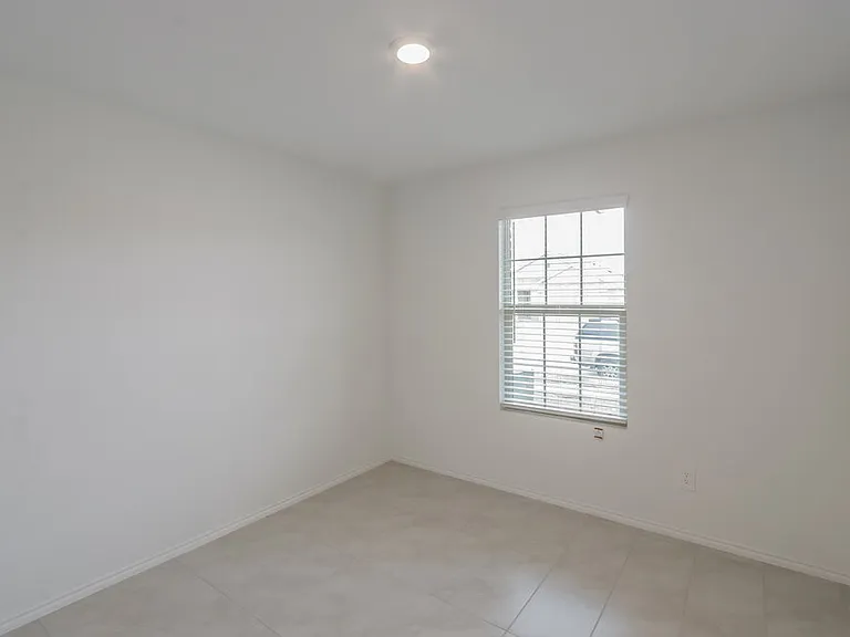 1149 Crestview Dr — Photo 15