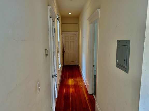 3rd image of 2035 Oak St Unit B