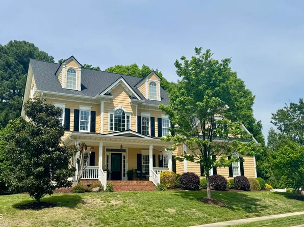 402 Troycott Pl, Cary, NC 27519
