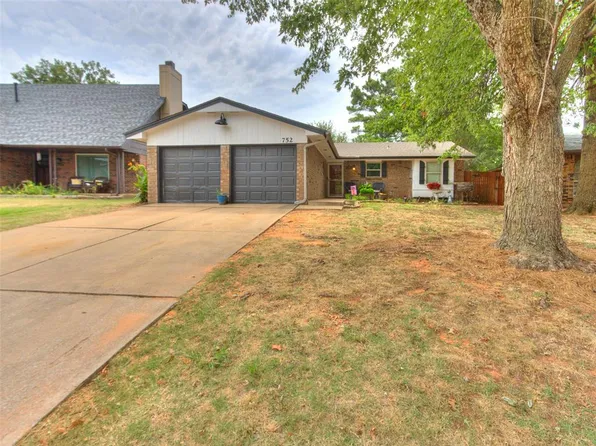 752 Red Oak Ter, Edmond, OK 73003