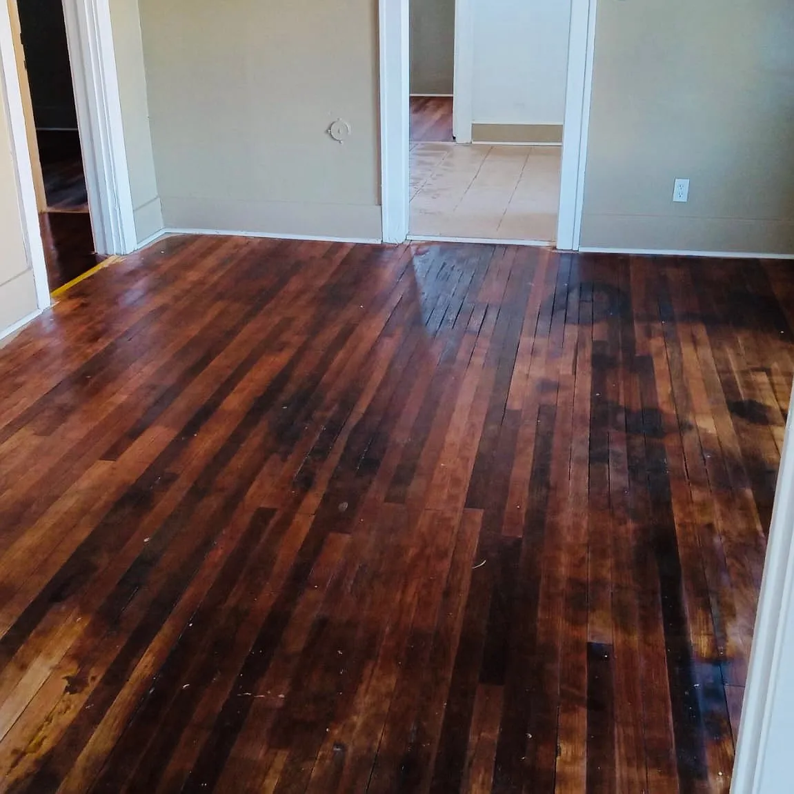 3 bed, 1.5 bath, 1200 sqft, $1,300 — Photo 4