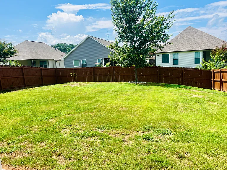 314 Barnhill Ct — Photo 17