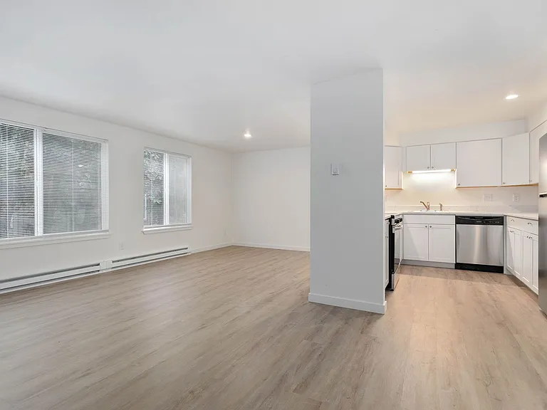 Glacier Park Apartments — Photo 36