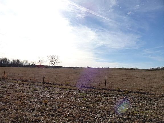 2nd image of 21 Country Cross Rd