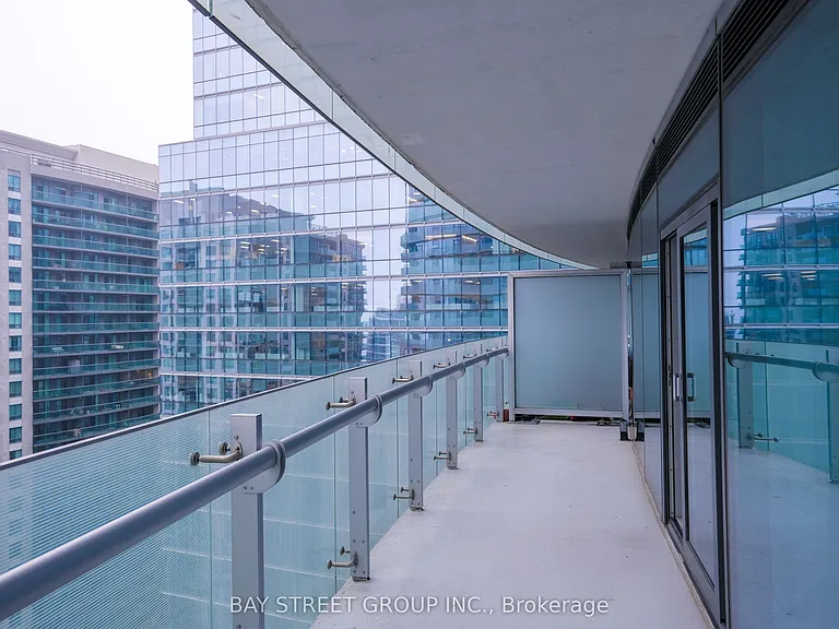 14 York St #2406 — Photo 8