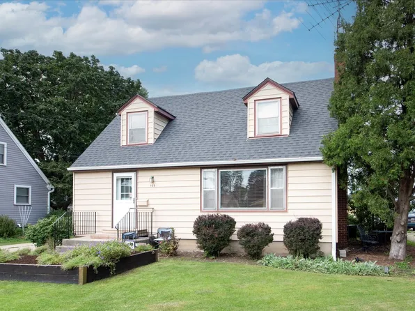 309 E Sunset Pl, Dekalb, IL 60115