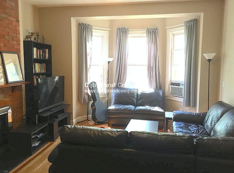 2nd image of 63 Berkeley St