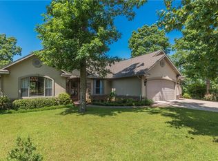 12151 Cody Cir, Bentonville, AR 72712