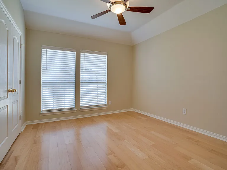 2724 Lakehollow Ln — Photo 21