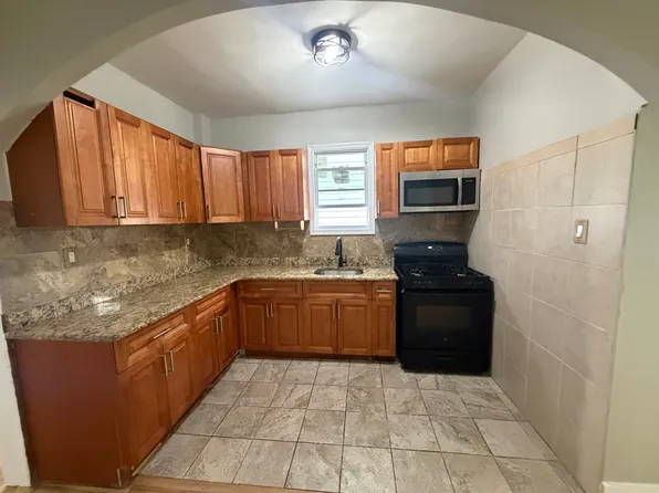 78 Clerk Street image 1 of 16