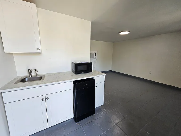2322 Two Notch Rd — Photo 6