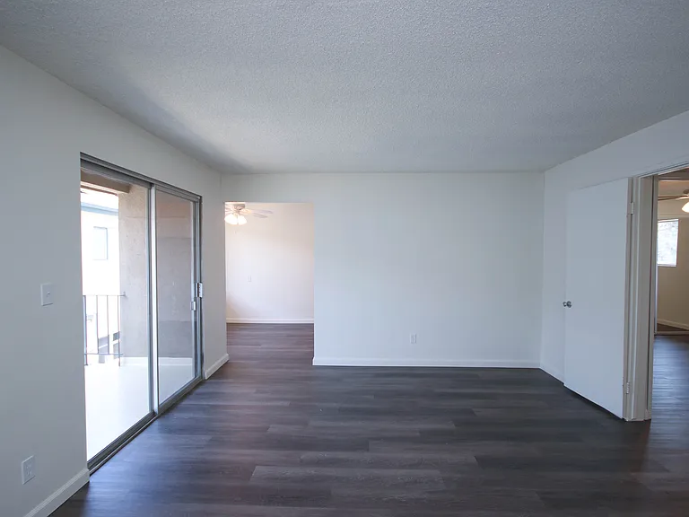 896 Magnolia Ave #5 — Photo 6