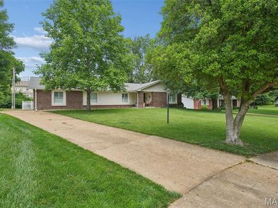 8 Sunnybrae Ct, Ballwin, MO, 63011