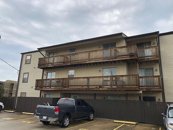 2nd image of 2301 Edenborn Ave