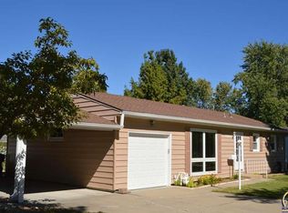 5524 SW Drury Ln, Topeka, KS 66604