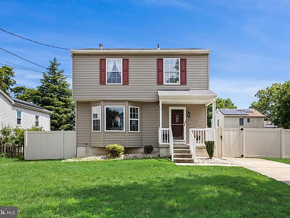 2nd image of 8326 Osler Ave
