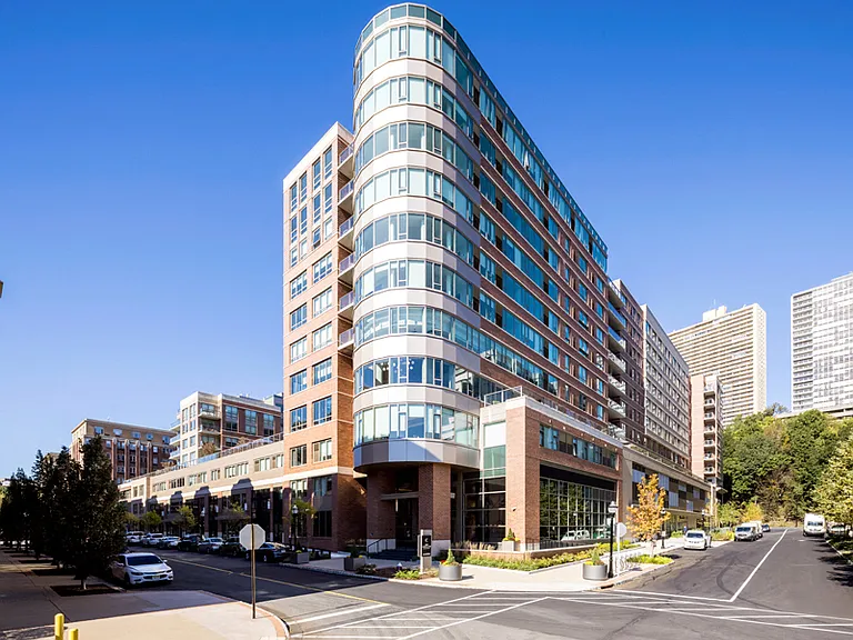 The Capstone at Port Imperial — Photo 14