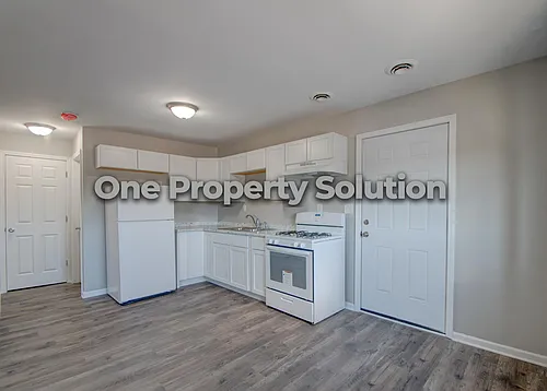 5284 Broadway St Photo 1