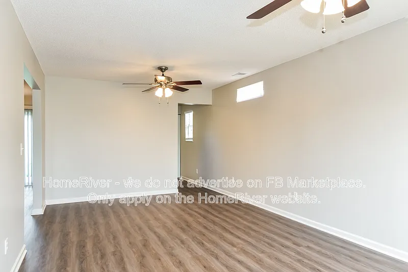 4 bed, 2.5 bath, 2072 sqft, $1,995 — Photo 3