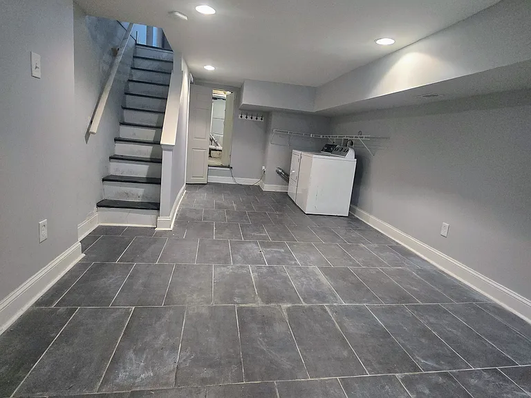 2432 S Hutchinson St — Photo 13