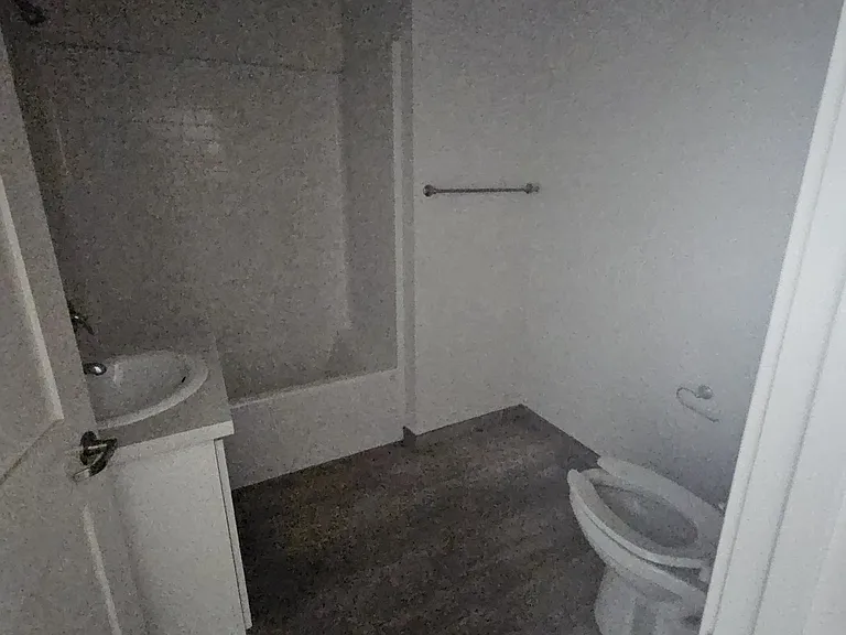 1139 Sumner Ave #6 — Photo 7
