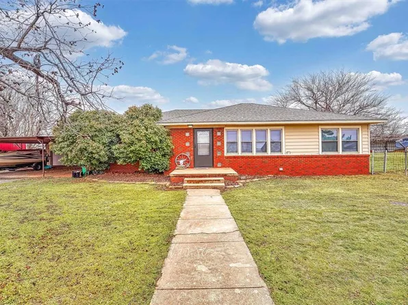 900 W 4th St, Granite, OK 73547