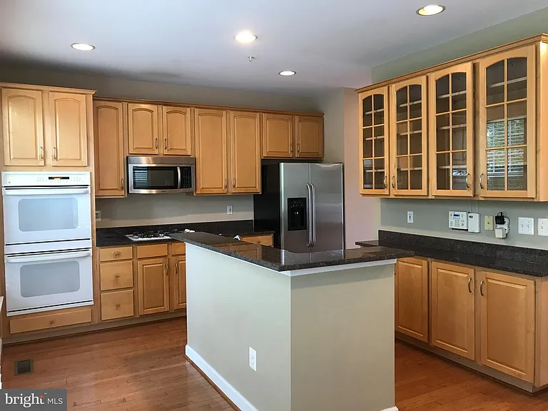 421 Leaning Oak St — Photo 11